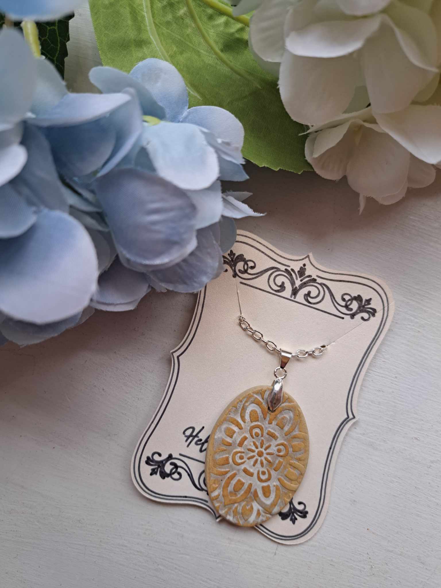 Kaunis keraamiline kaelakee "Mandala"