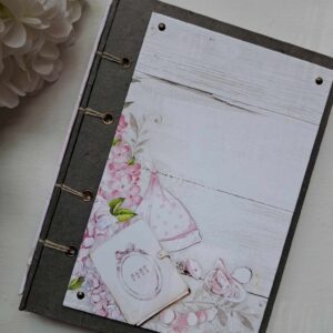 Belgiapistes beebimärkmik-album sisuga "Baby book", A5