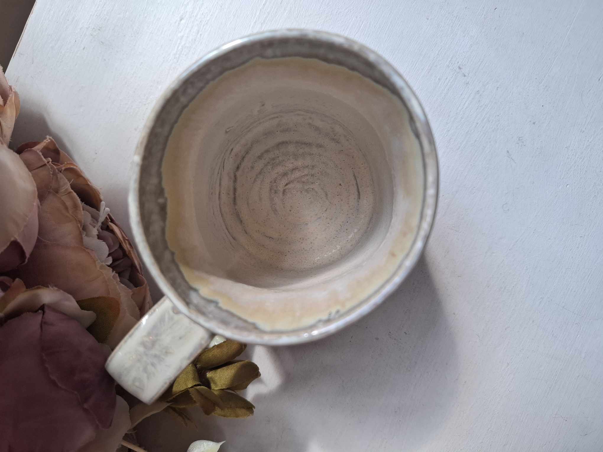 Kaunis keraamiline kruus