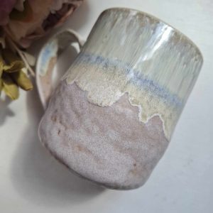 Kaunis keraamiline kruus