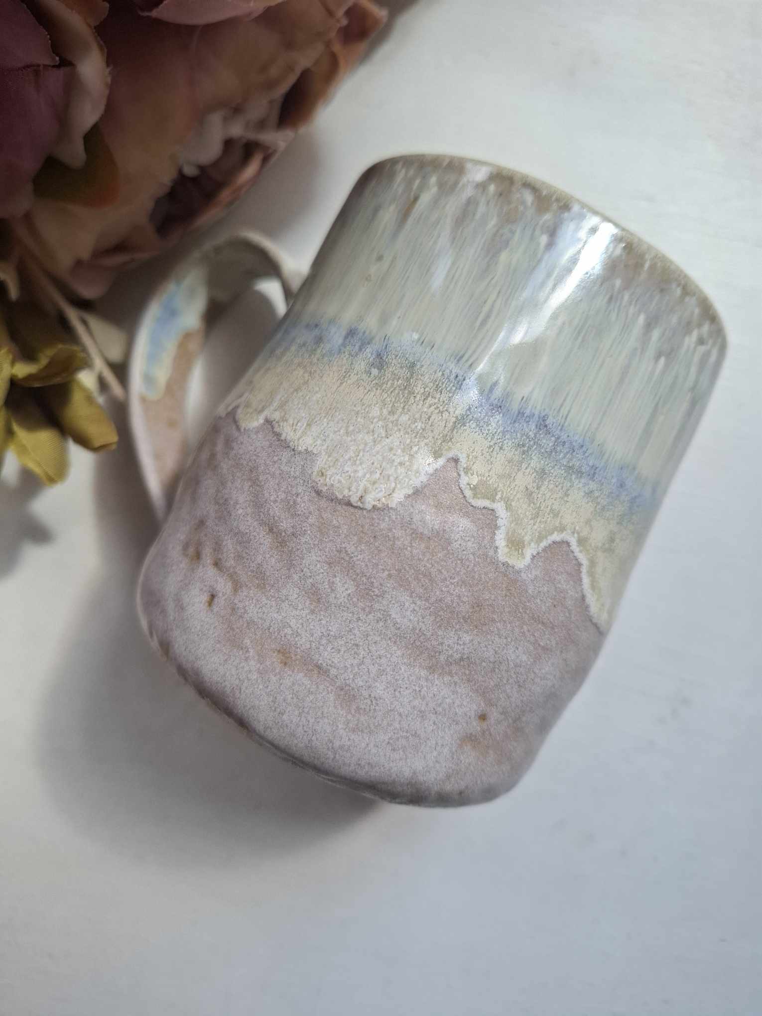 Kaunis keraamiline kruus