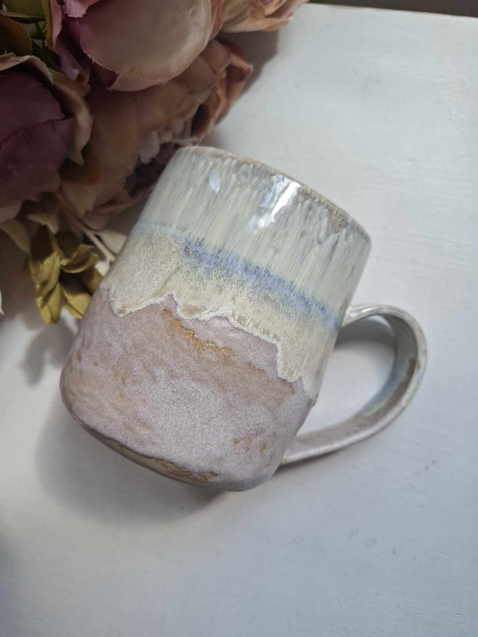 Kaunis keraamiline kruus