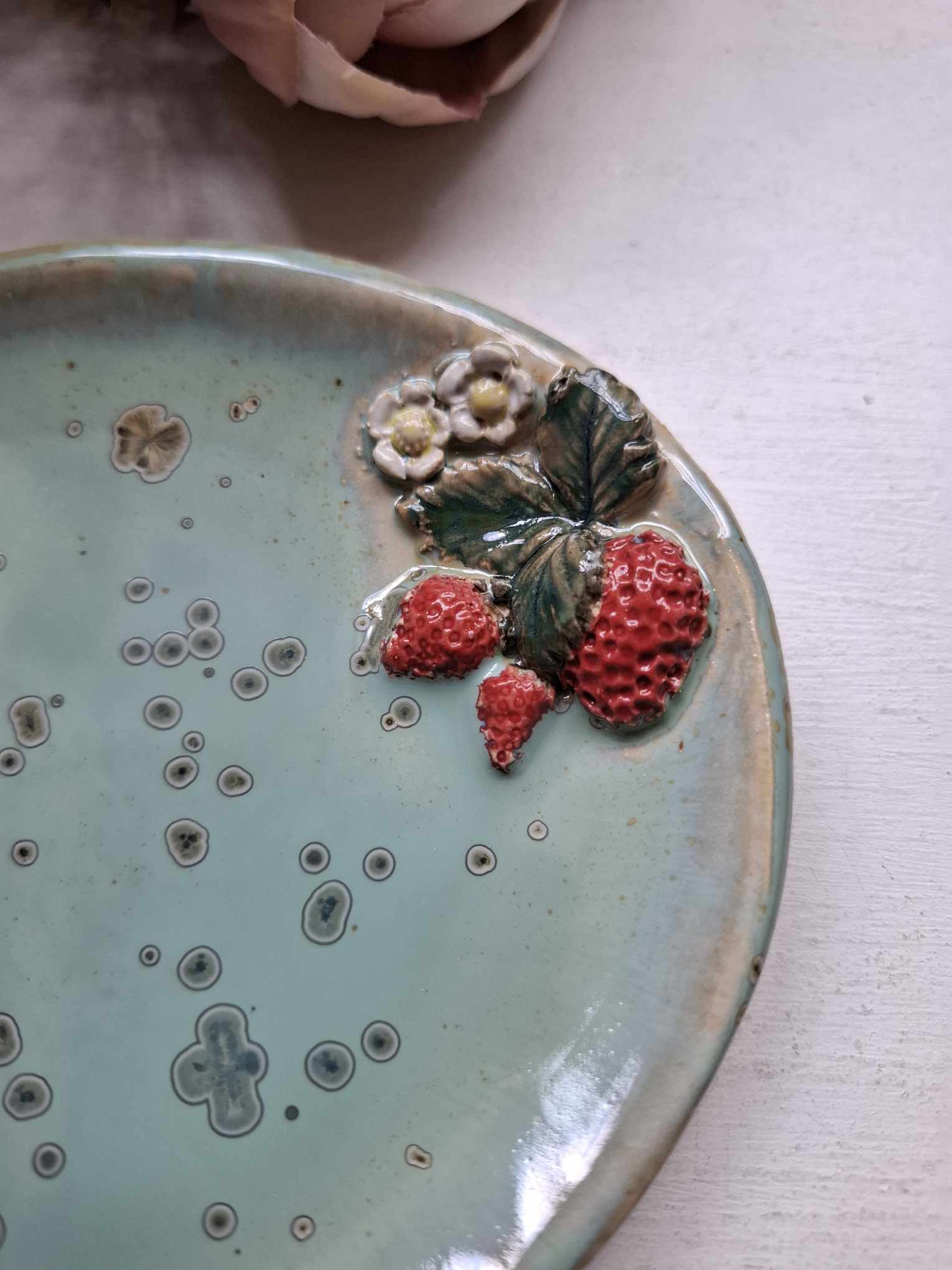 Kaunis keraamiline vaagen "Maasikad"