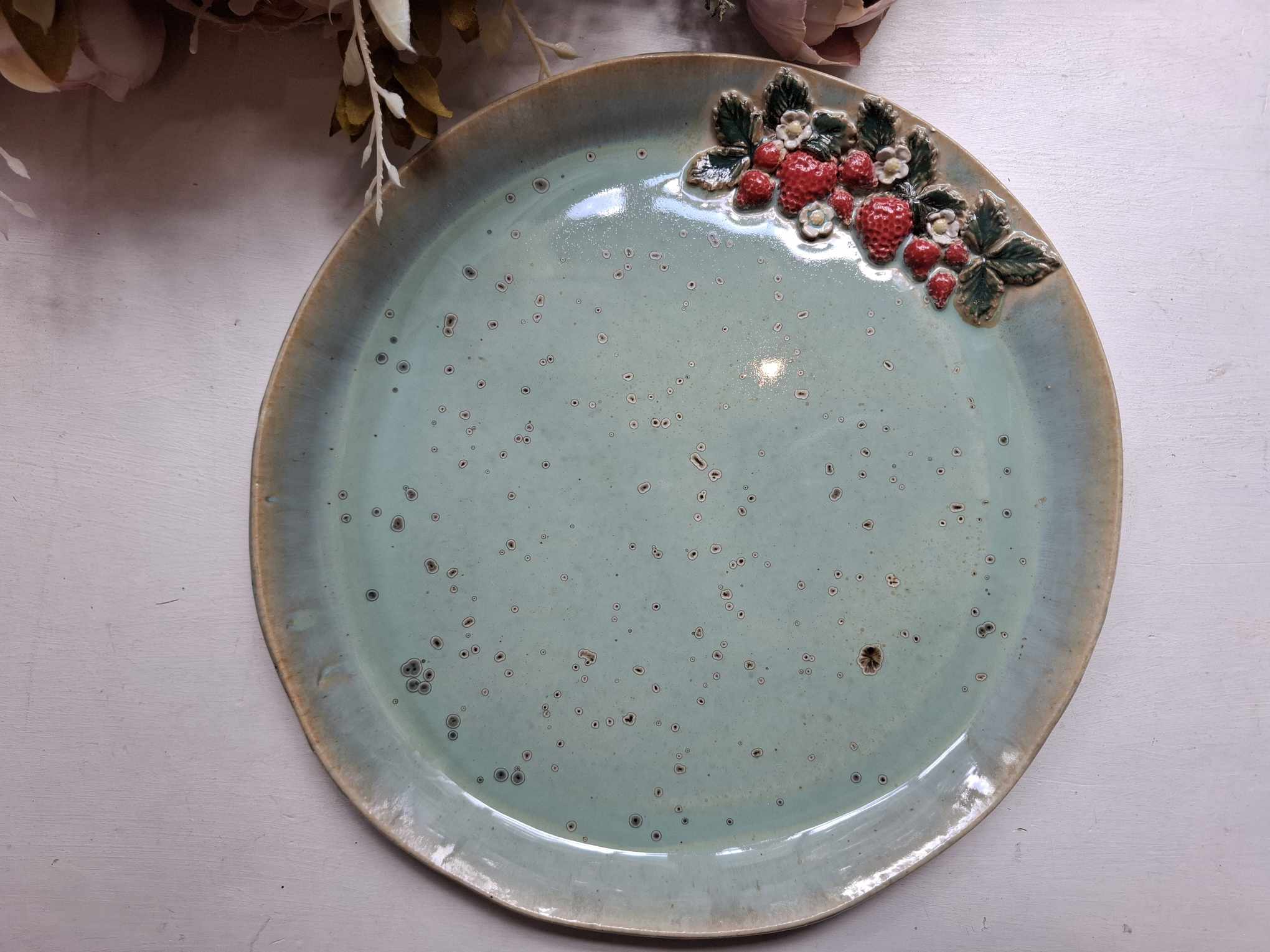 Kaunis keraamiline vaagen "Maasikad"