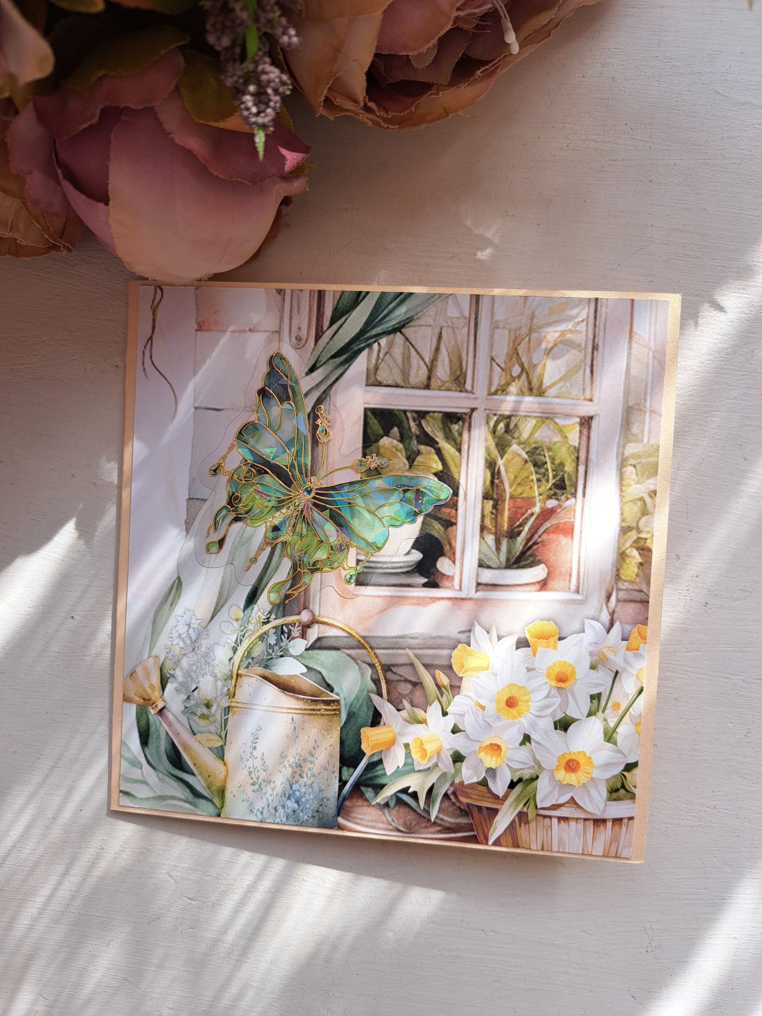 Õnnitluskaart munadepühadeks "Nartsissid ja liblikas"