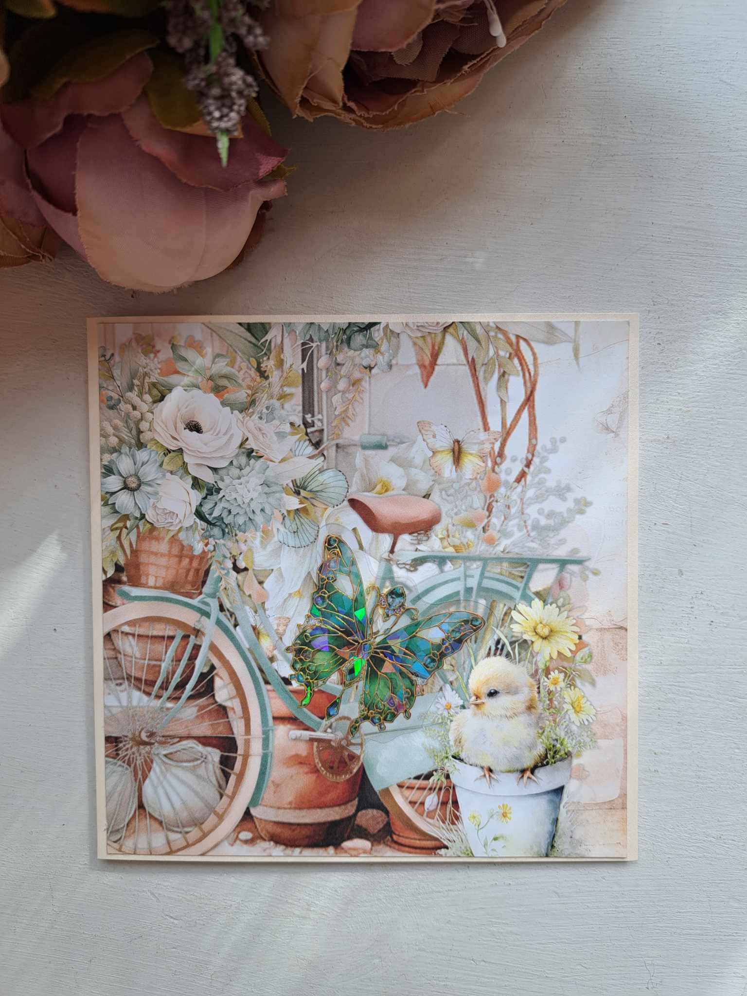 Õnnitluskaart munadepühadeks "Tibu ja liblikas"