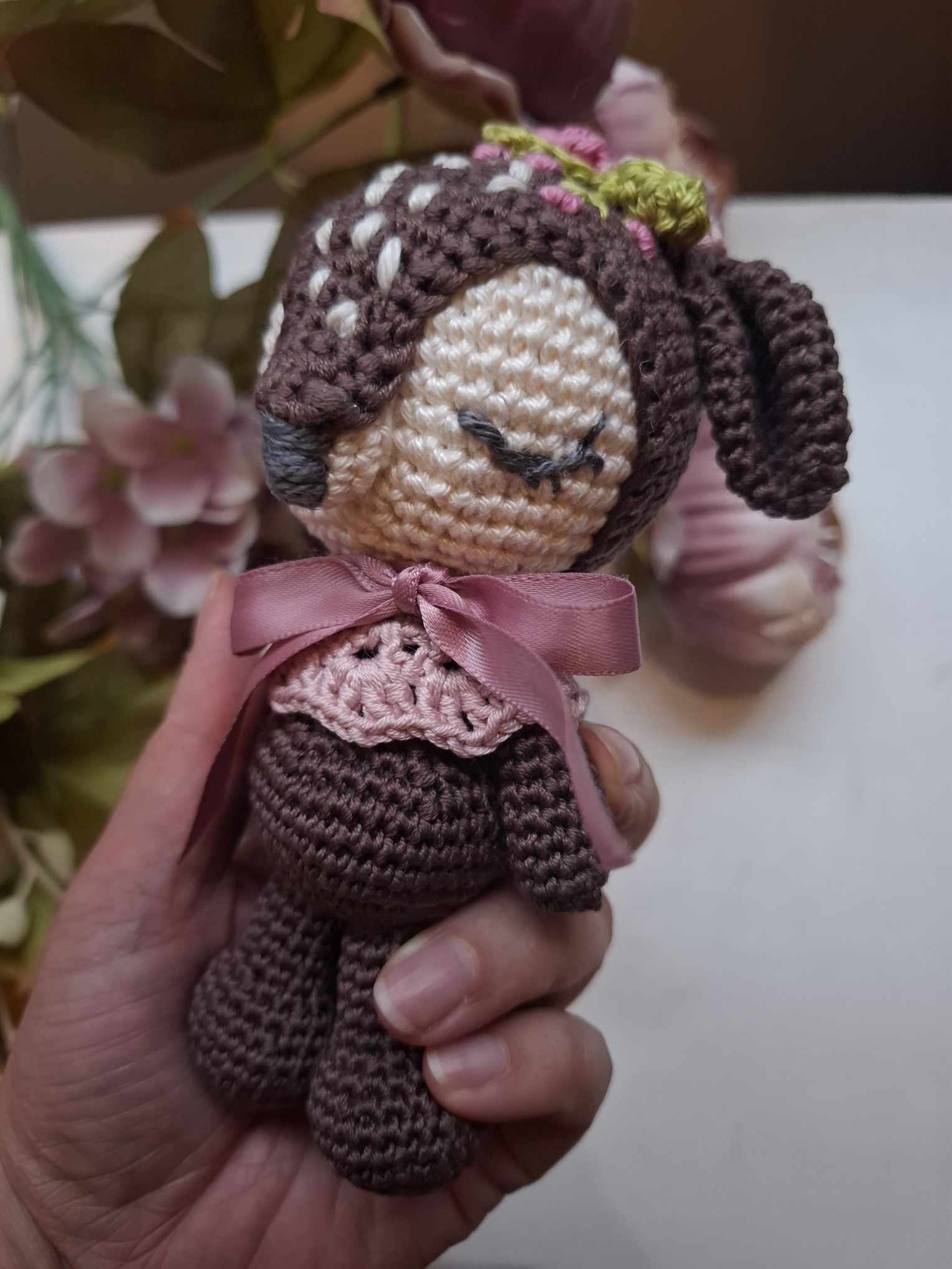 Heegeldatud hirv, peapärjaga