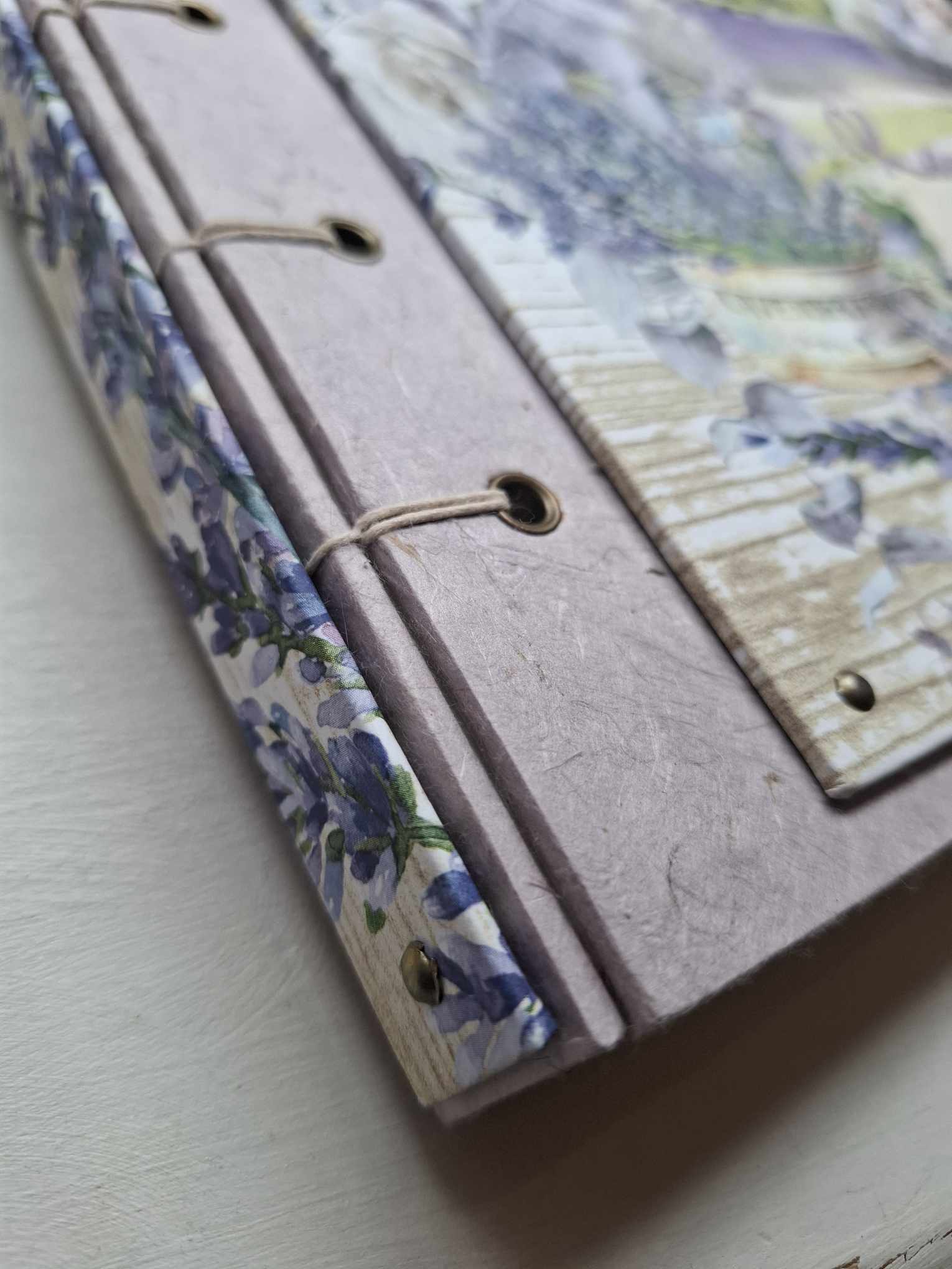 Belgiaköites album "Kaunimad mälestused", lavendlipõld