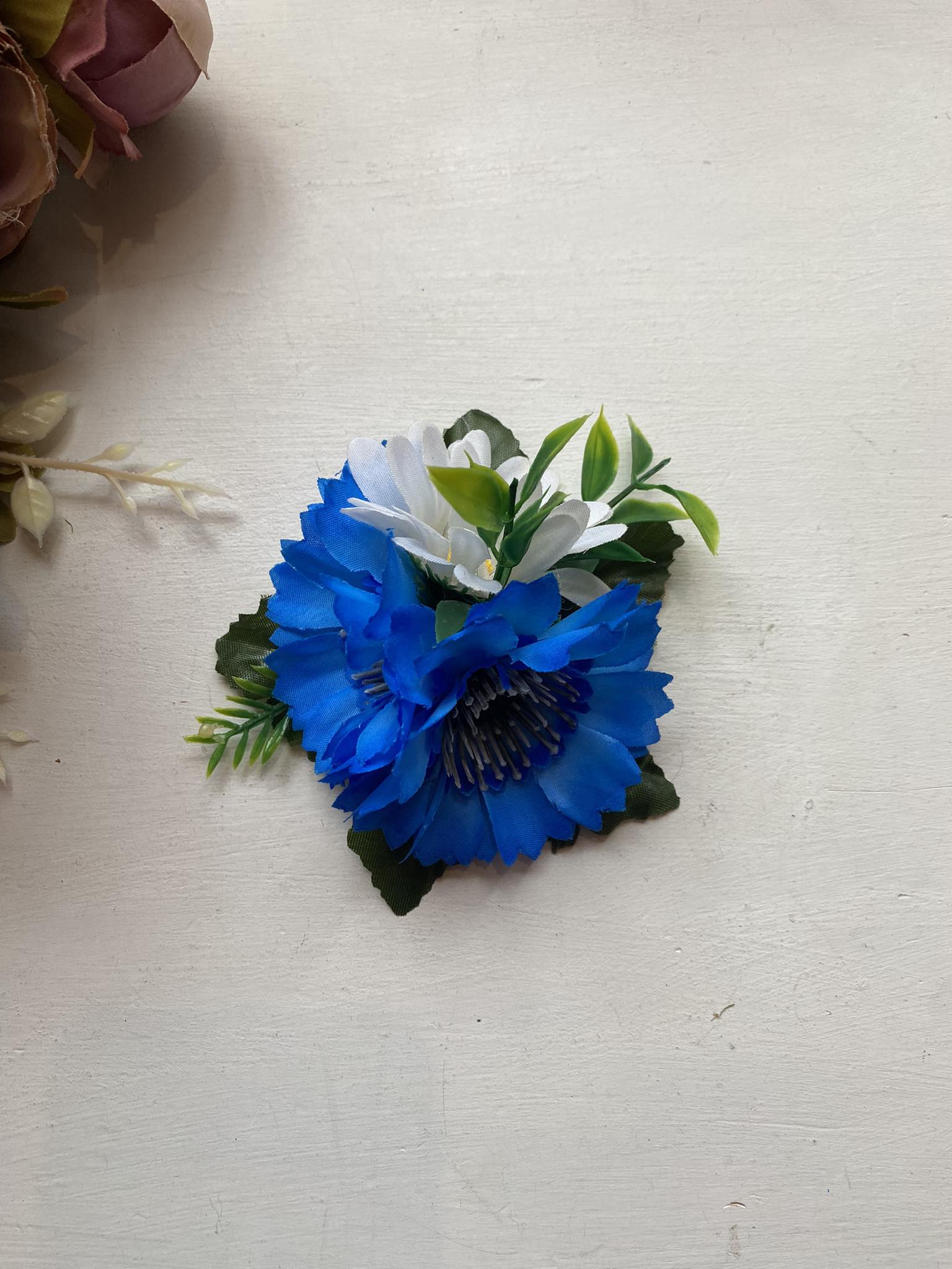 Kunstlilledest pross- rukkilill ja karikakar