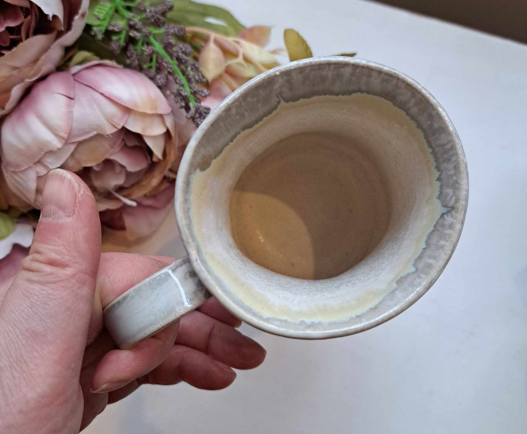 Kaunis keraamiline kruus "Roos kameel"