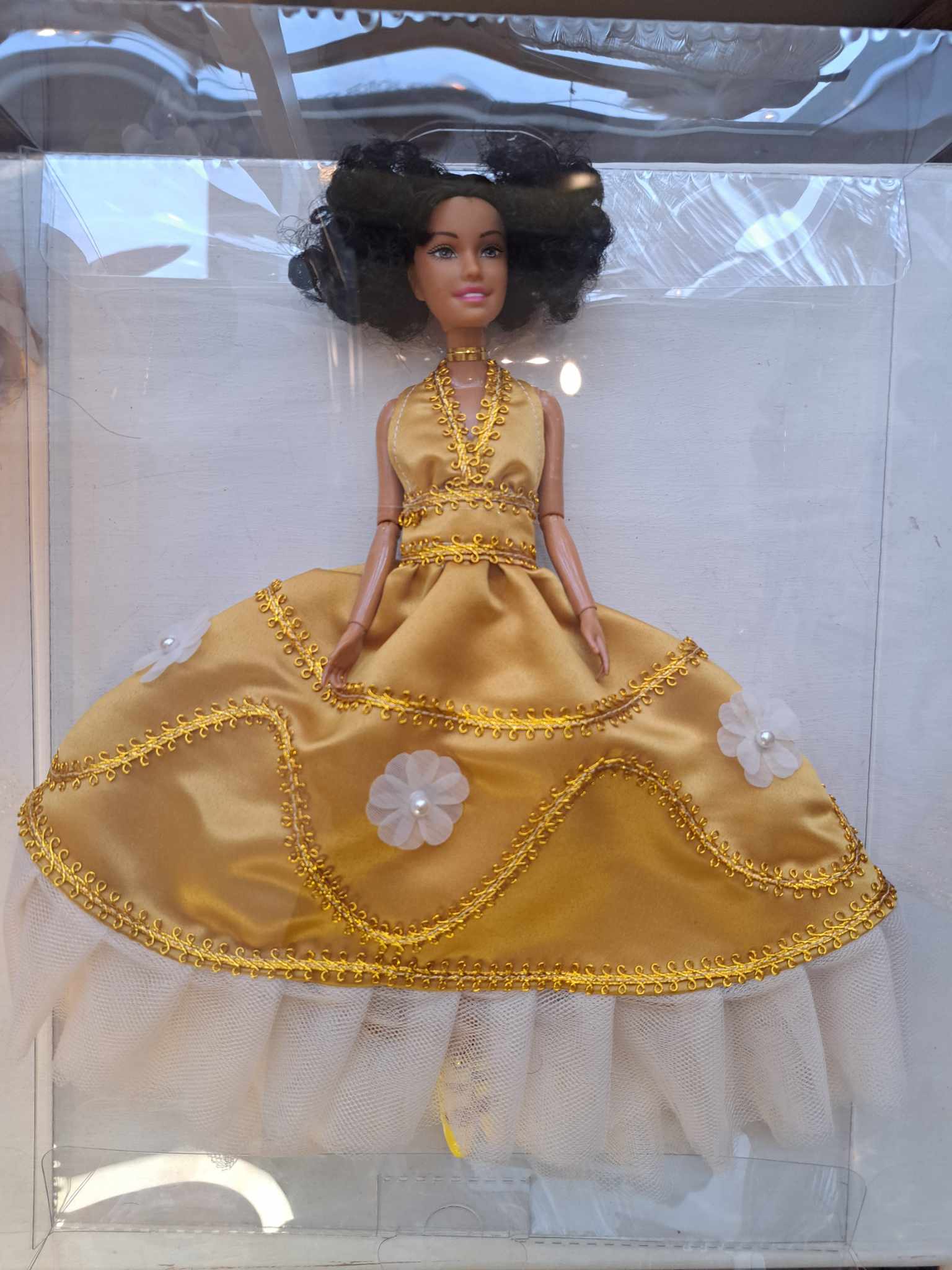 Kauni käsitöö kleidiga Barbie