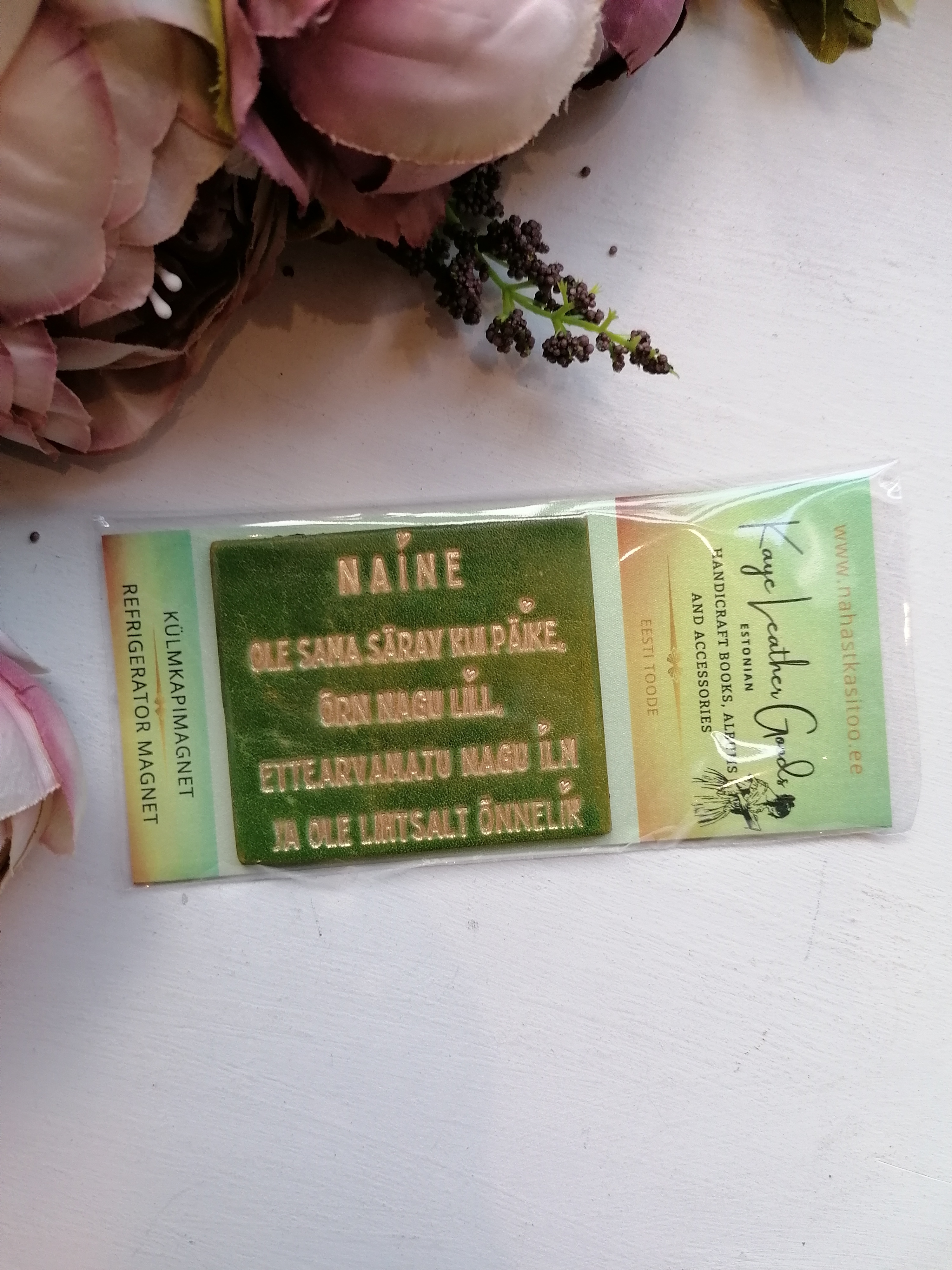 Nahast magnet "Naine...", roheline