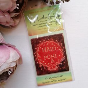 Nahast magnet "Häid pühi", punane