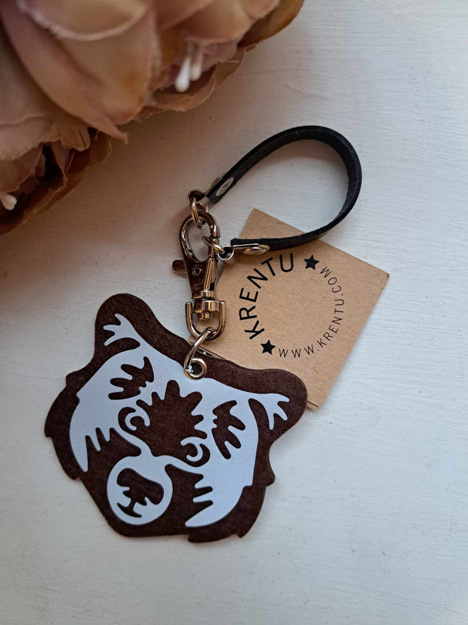 Helkiv ehe "Pruun karu", must kotikinnitus