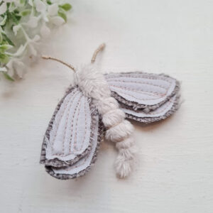 Pisikese suru kujuline pross