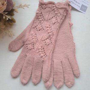 Käsitsi kootud pehmed kindad