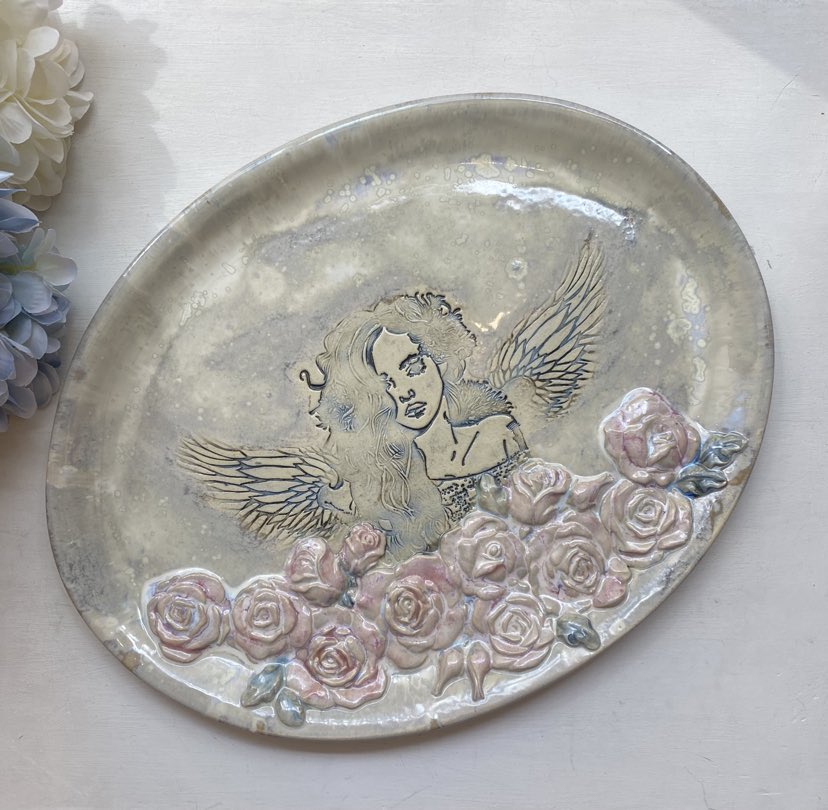 Kaunis ovaalne vaagen "Ingel ja roosid"