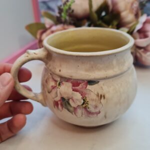 Keraamiline kruus "Õunapuuõied"