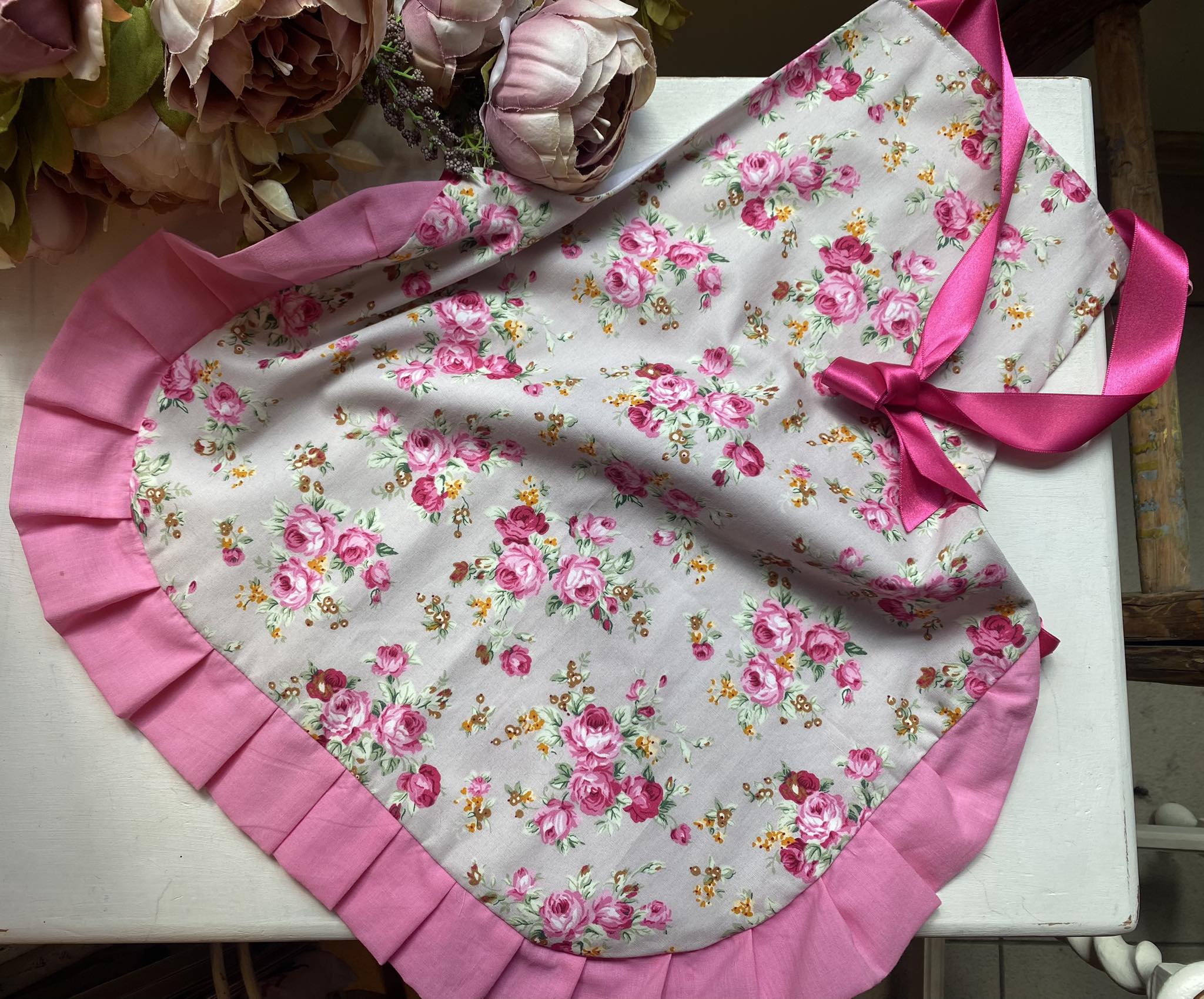 Armas laste põll "Roosid hallil taustal"