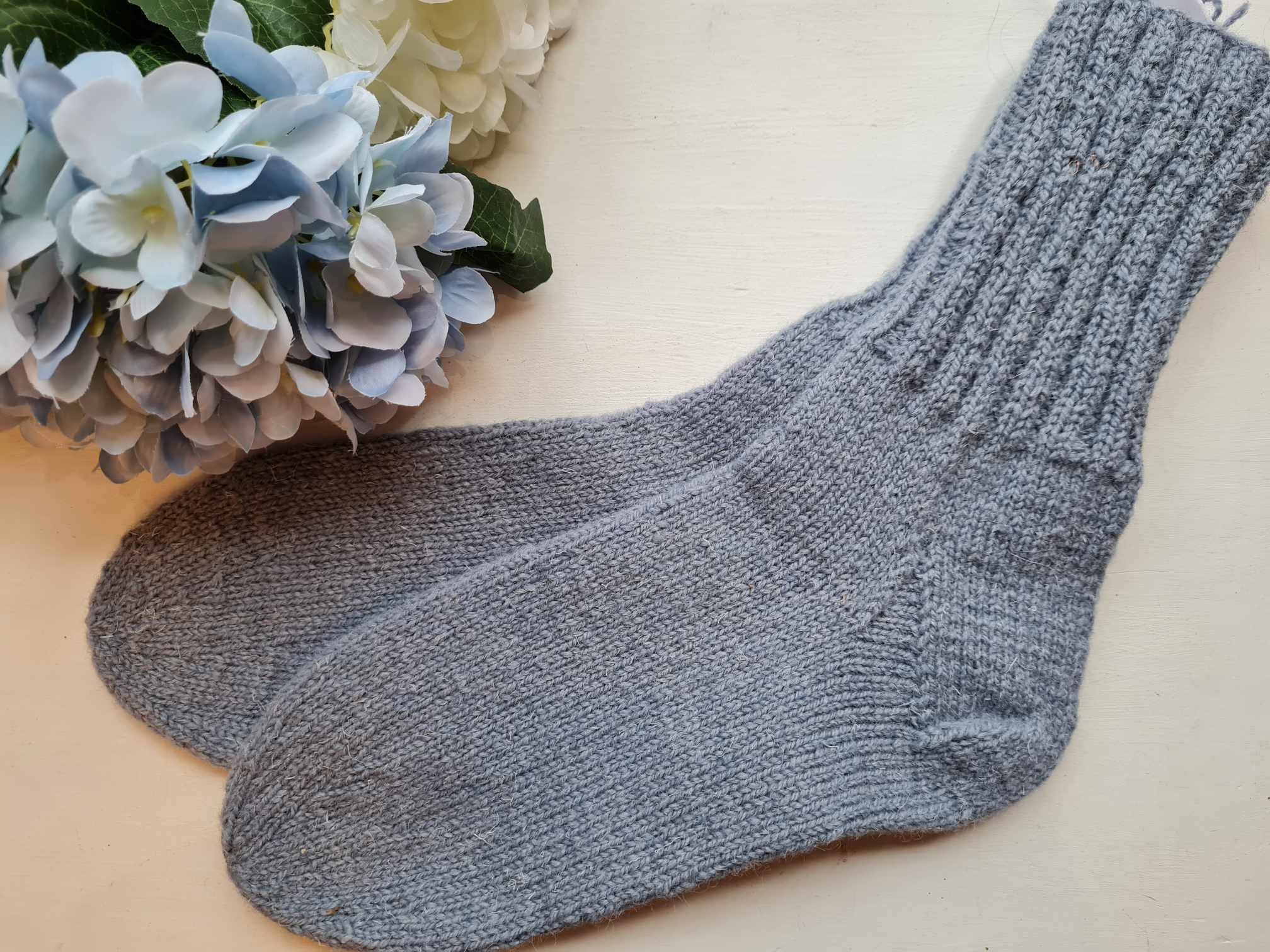 Käsitsi kootud villased sokid, nr 47-48