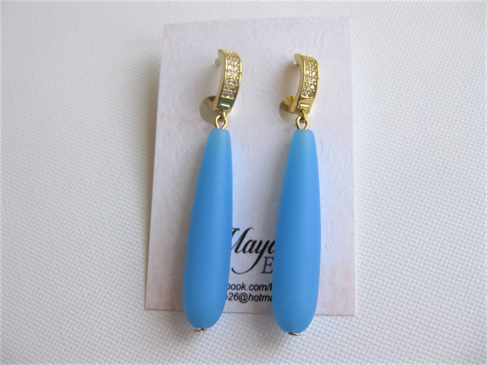 Luksusliku erksinise mereklaasiga kullatud kõrvarõngad