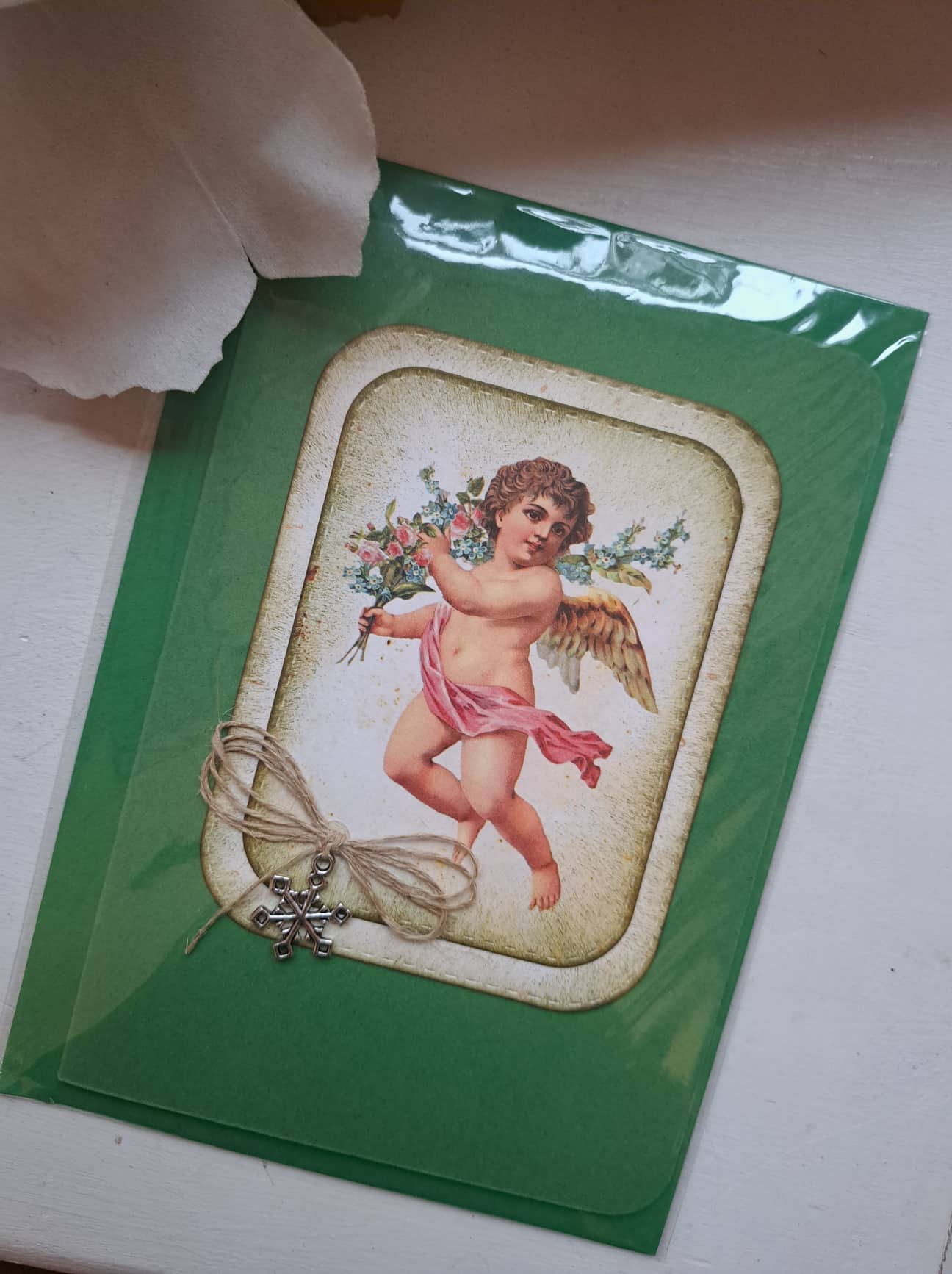 Jõulukaart ümbrikuga, inglikese ja meelespeadega