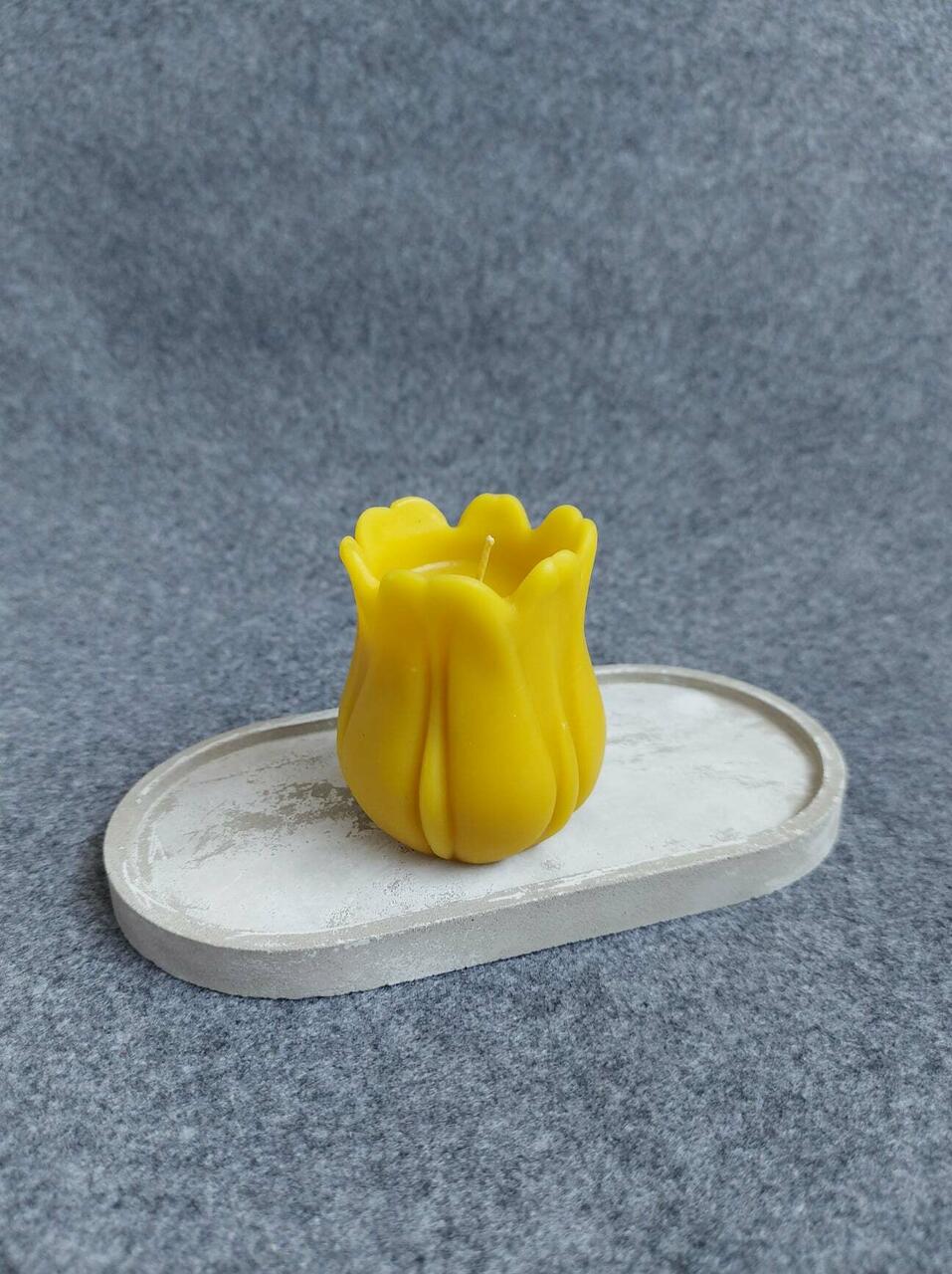 Mesilasvahast küünal "Tulp"