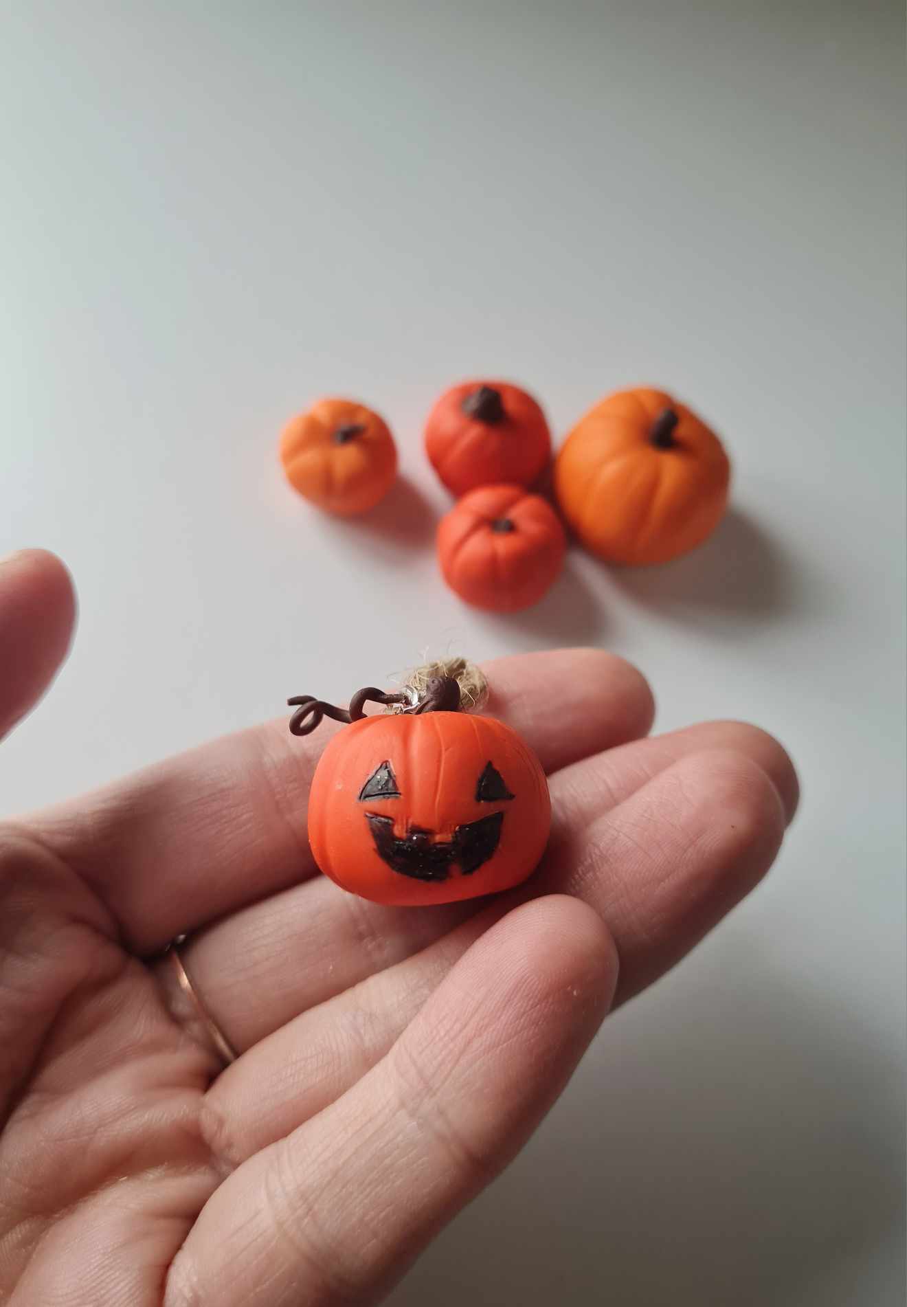 Väike kõrvits polümeersavist