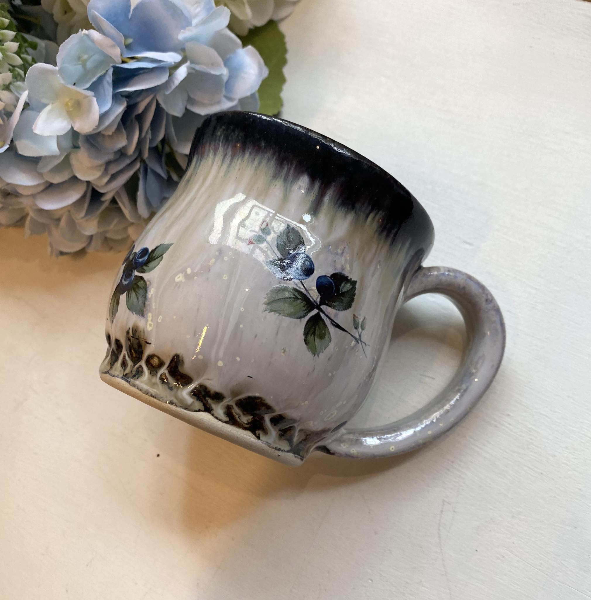 Keraamiline kruus "Mustikad"