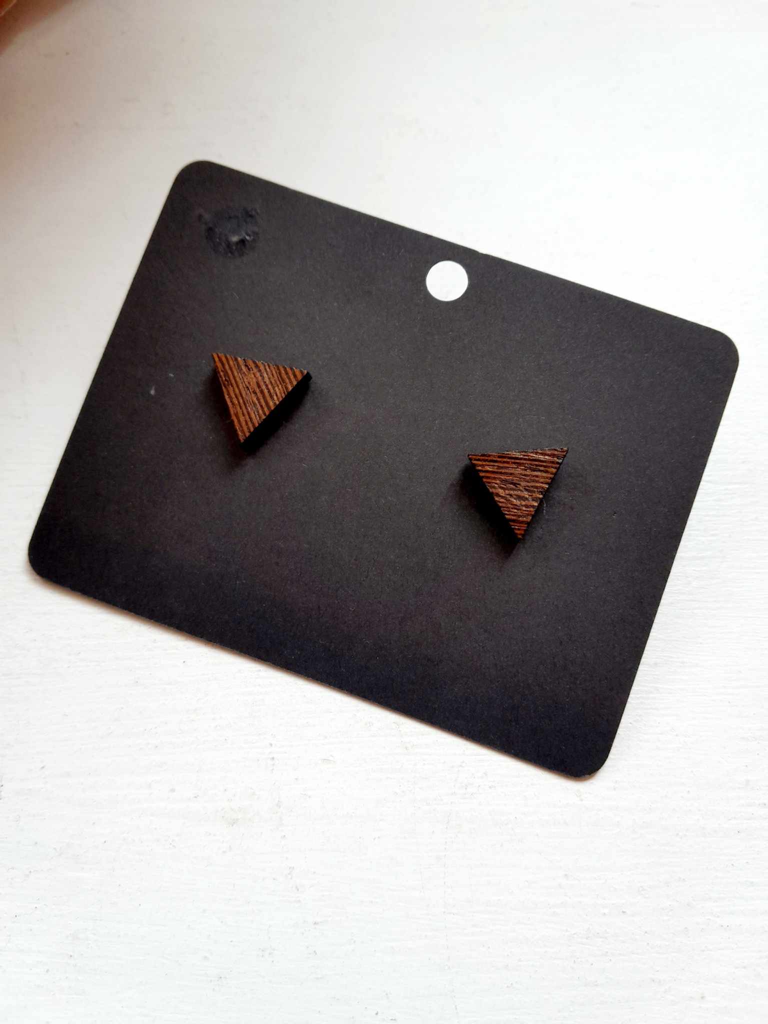 Käsitsi meisterdatud kõrvarõngad "Metsa saladused"