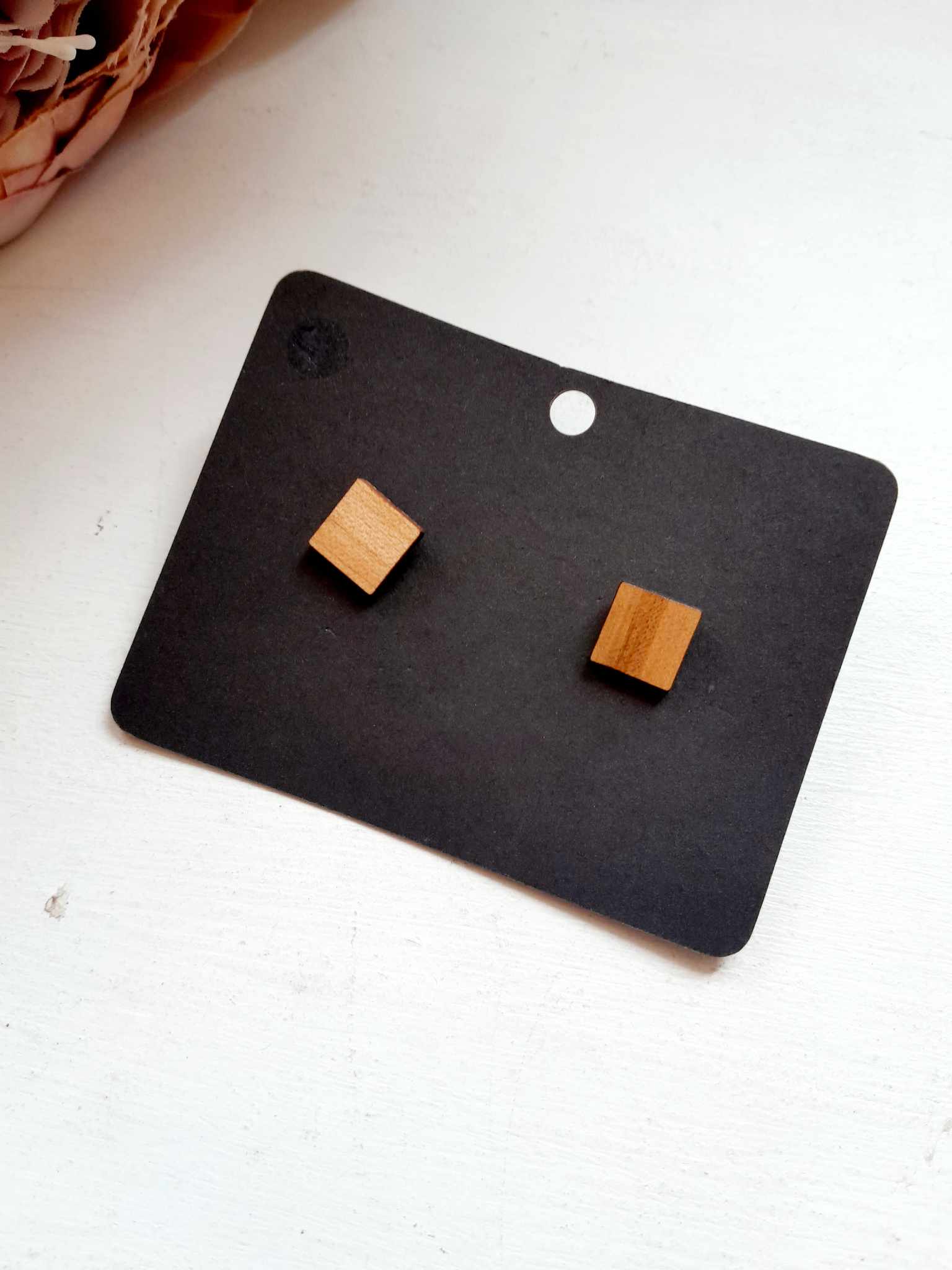 Käsitsi meisterdatud kõrvarõngad "Metsa saladused"