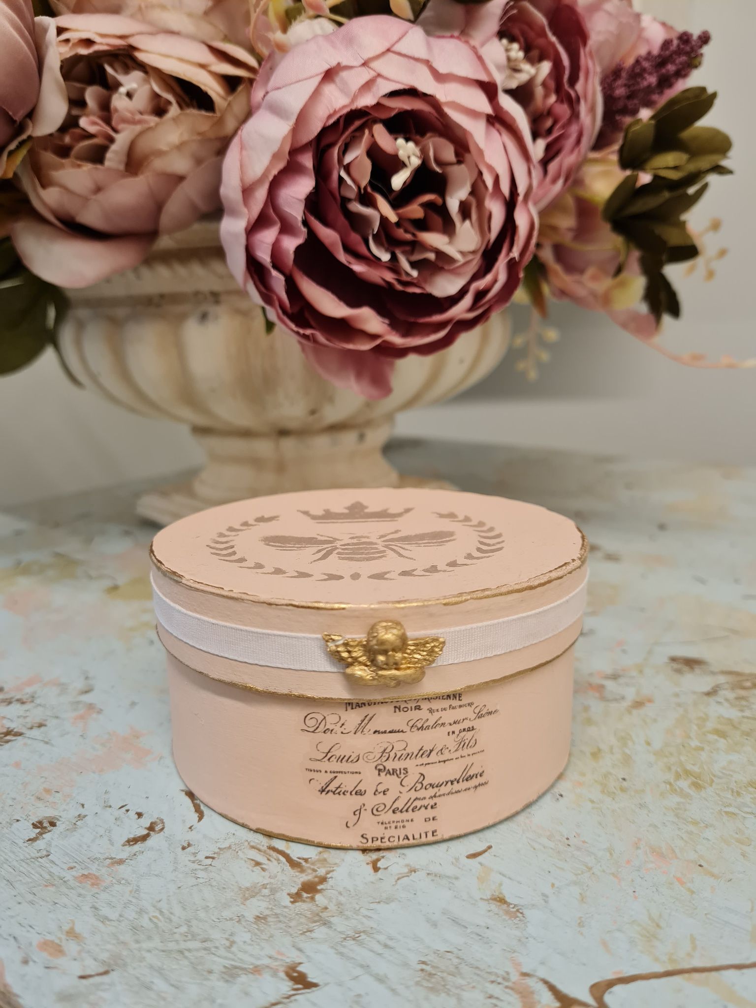 Karp ümmargune ornamentidega