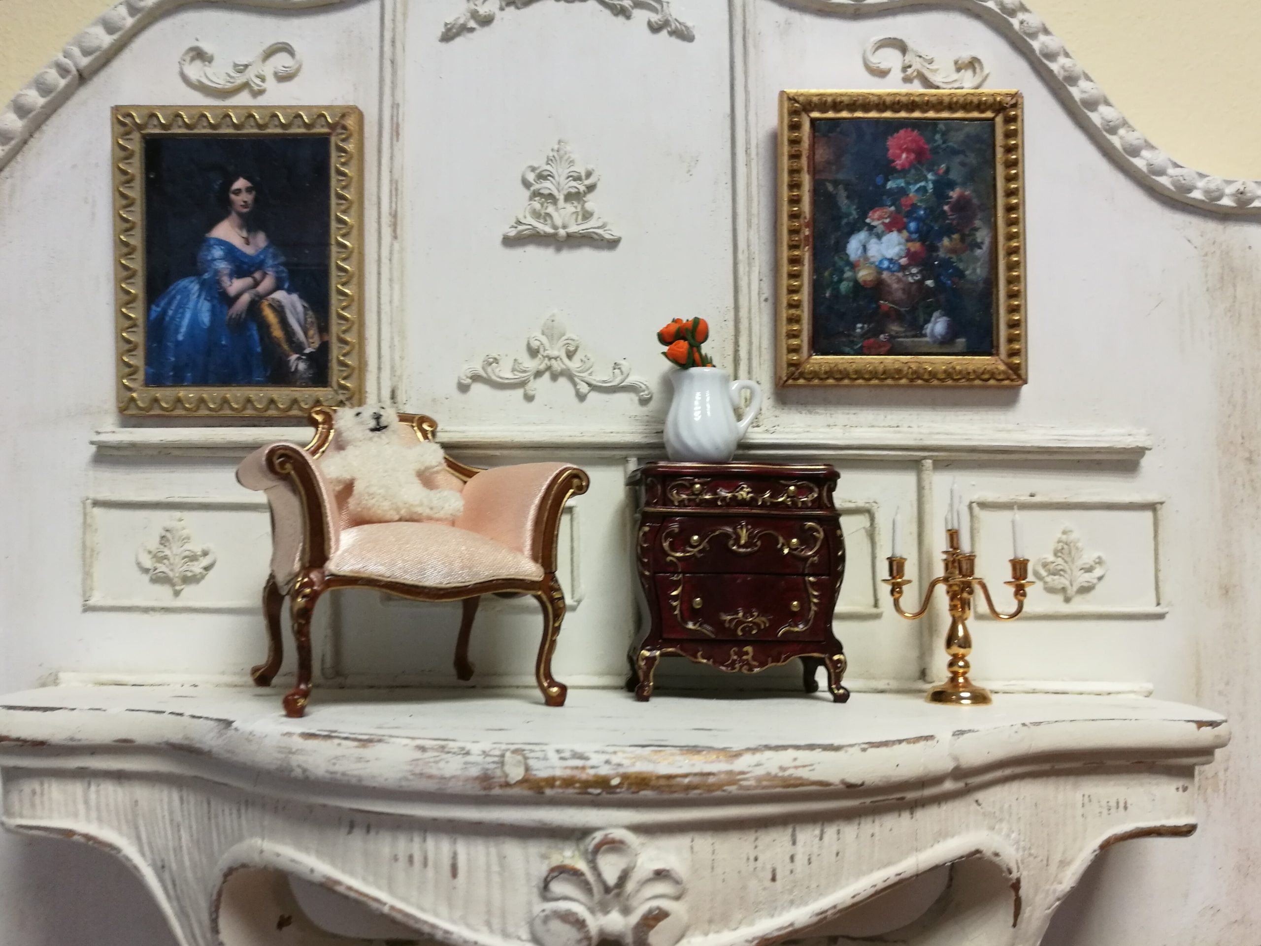 Miniatuurtoaga valge riidenagi