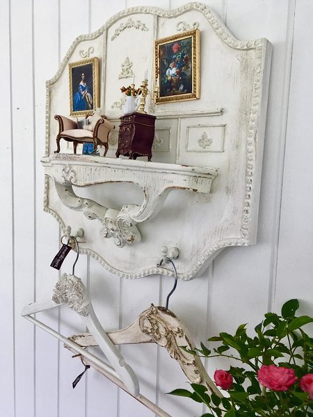 Miniatuurtoaga valge riidenagi