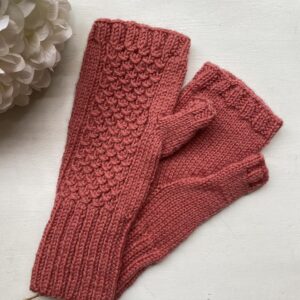 Kootud punased kindad