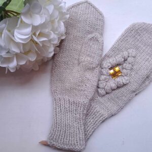 Kootud beezid käpikud kollaste litritega