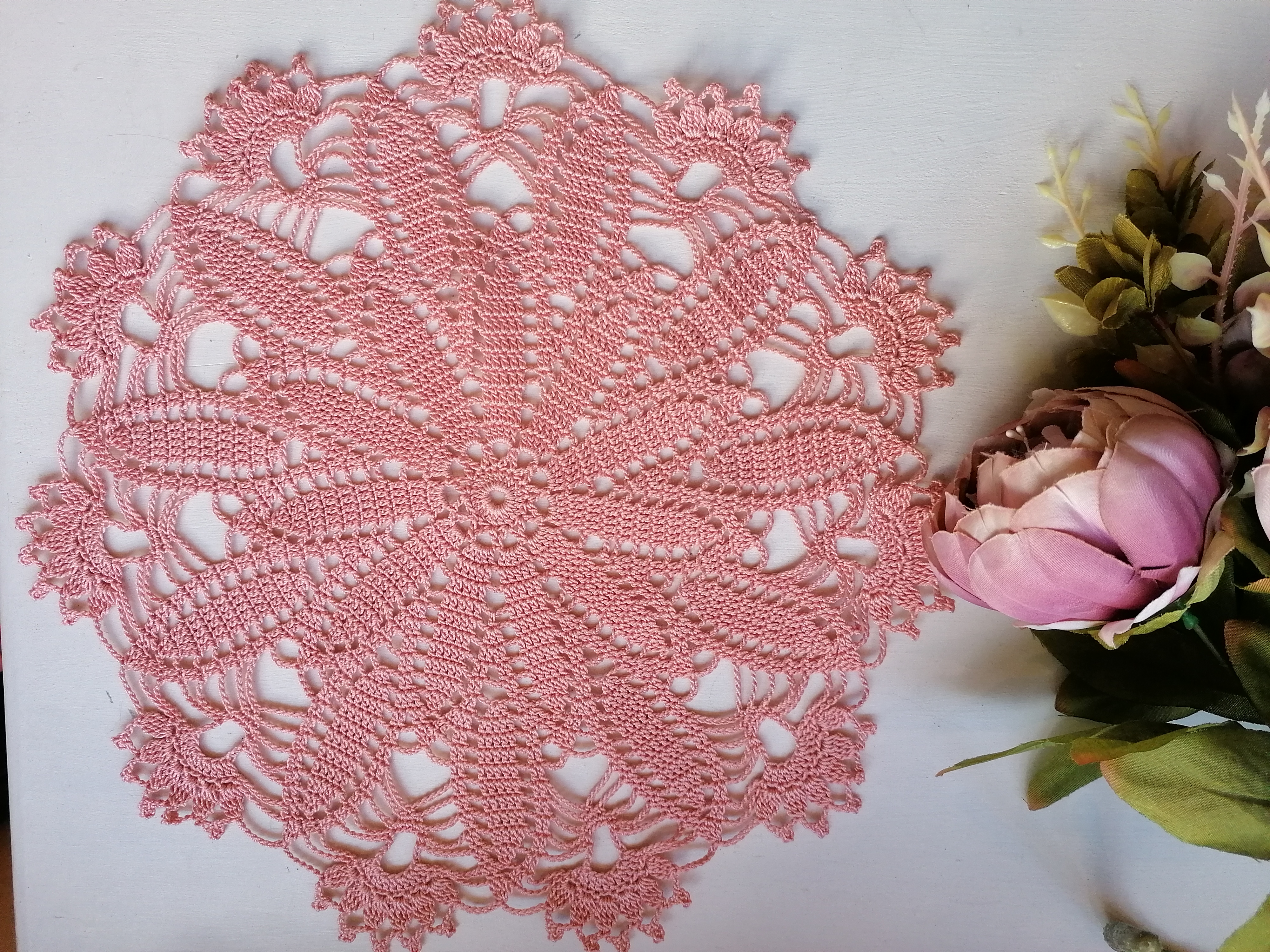 Käsitsi heegeldatud puuvillane laudlina 31 cm, vanaroosa
