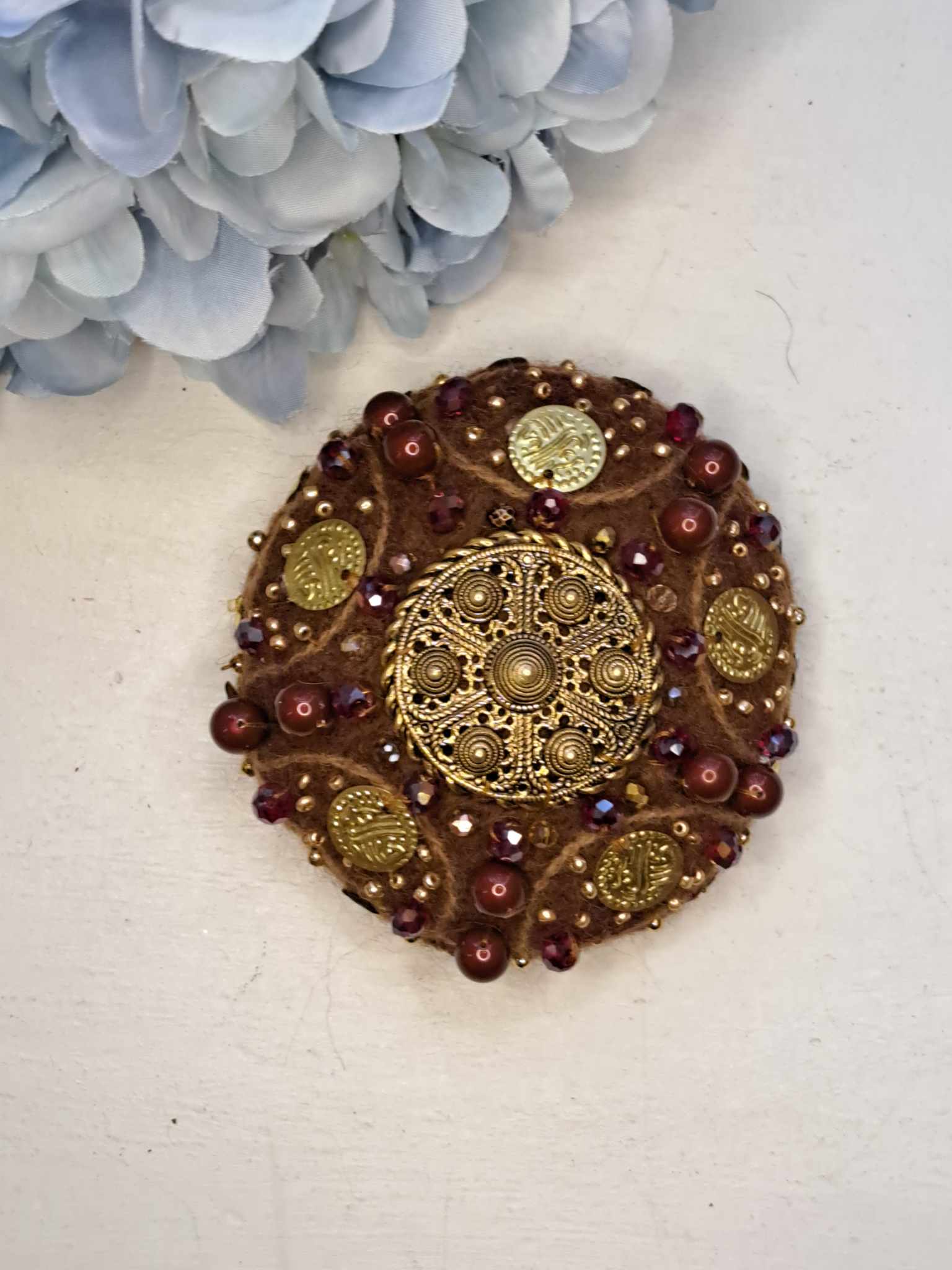 Kaunis vilditud sõlepross