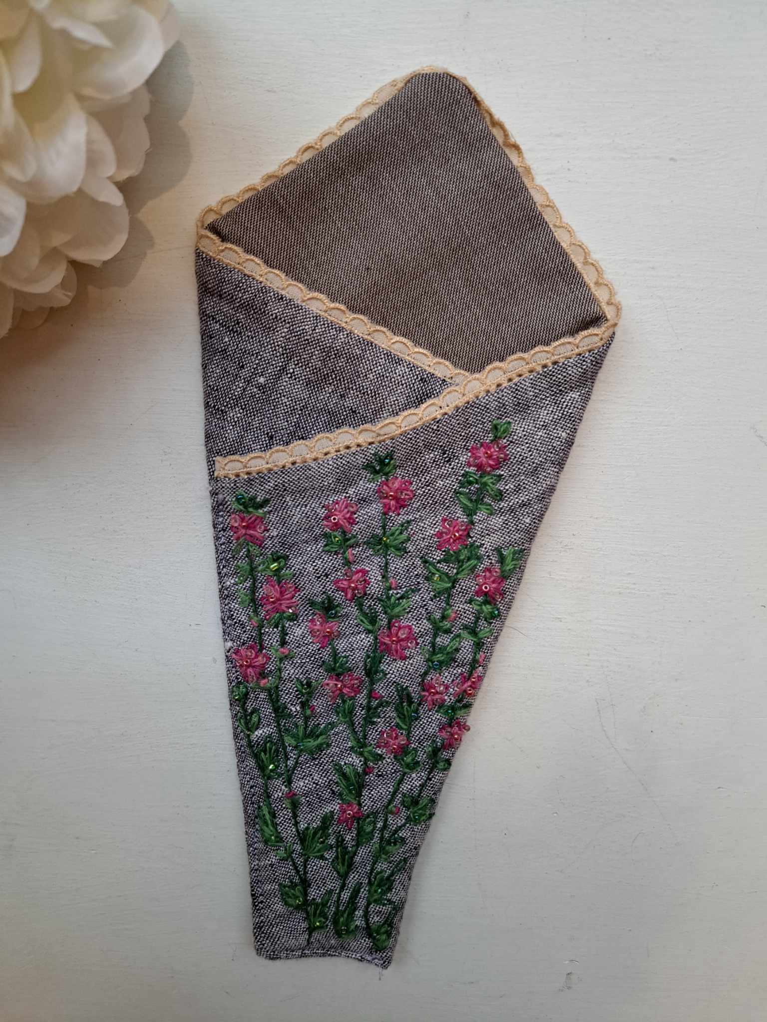 Kauni tikandiga kääritasku