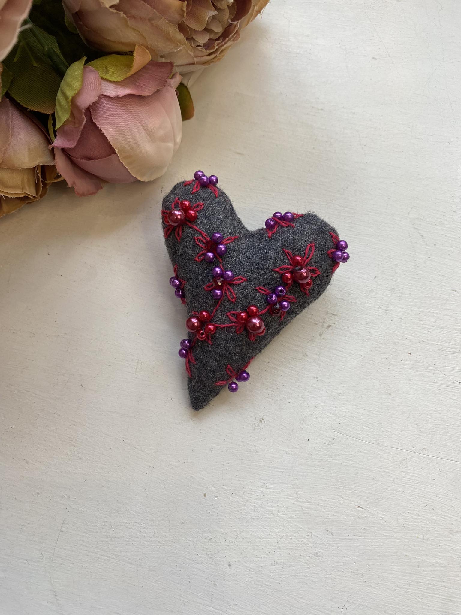 Kaunis südamekujuline pross, hall