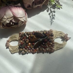 Käsitsi meisterdatud romantiline käeehe, maalähedastes toonides