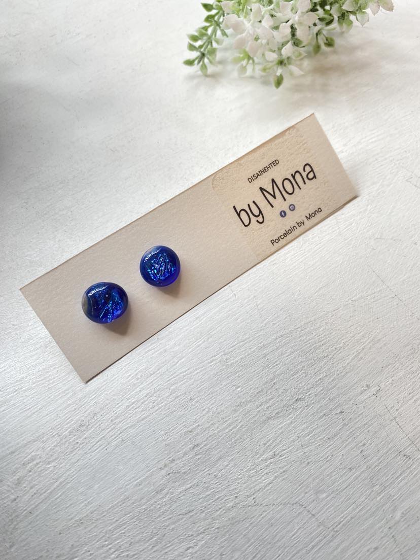 Sulatatud klaasist kõrvarõngad