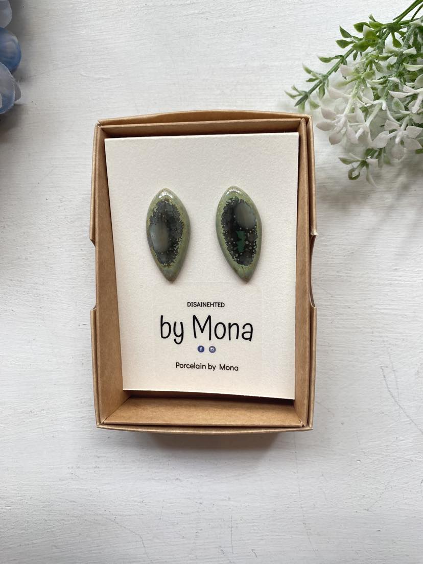 Portselanist ovaalsed kõrvarõngad, rohekas