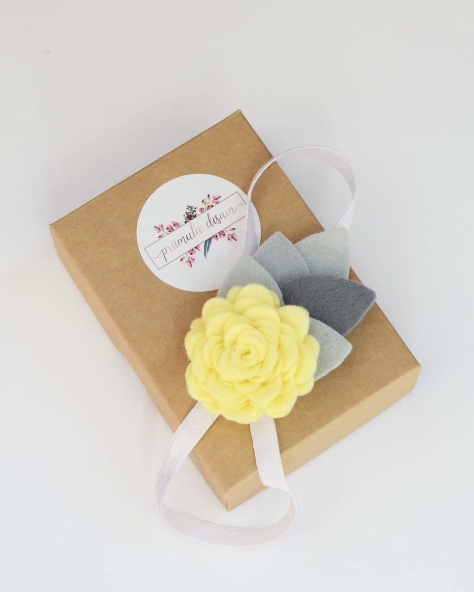 Roosiga peapael, kollane