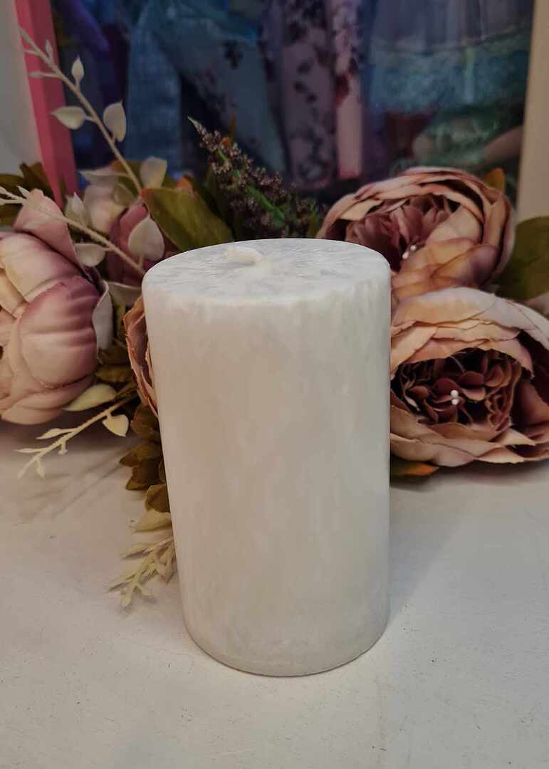 Pitsiline käsitööküünal, valge