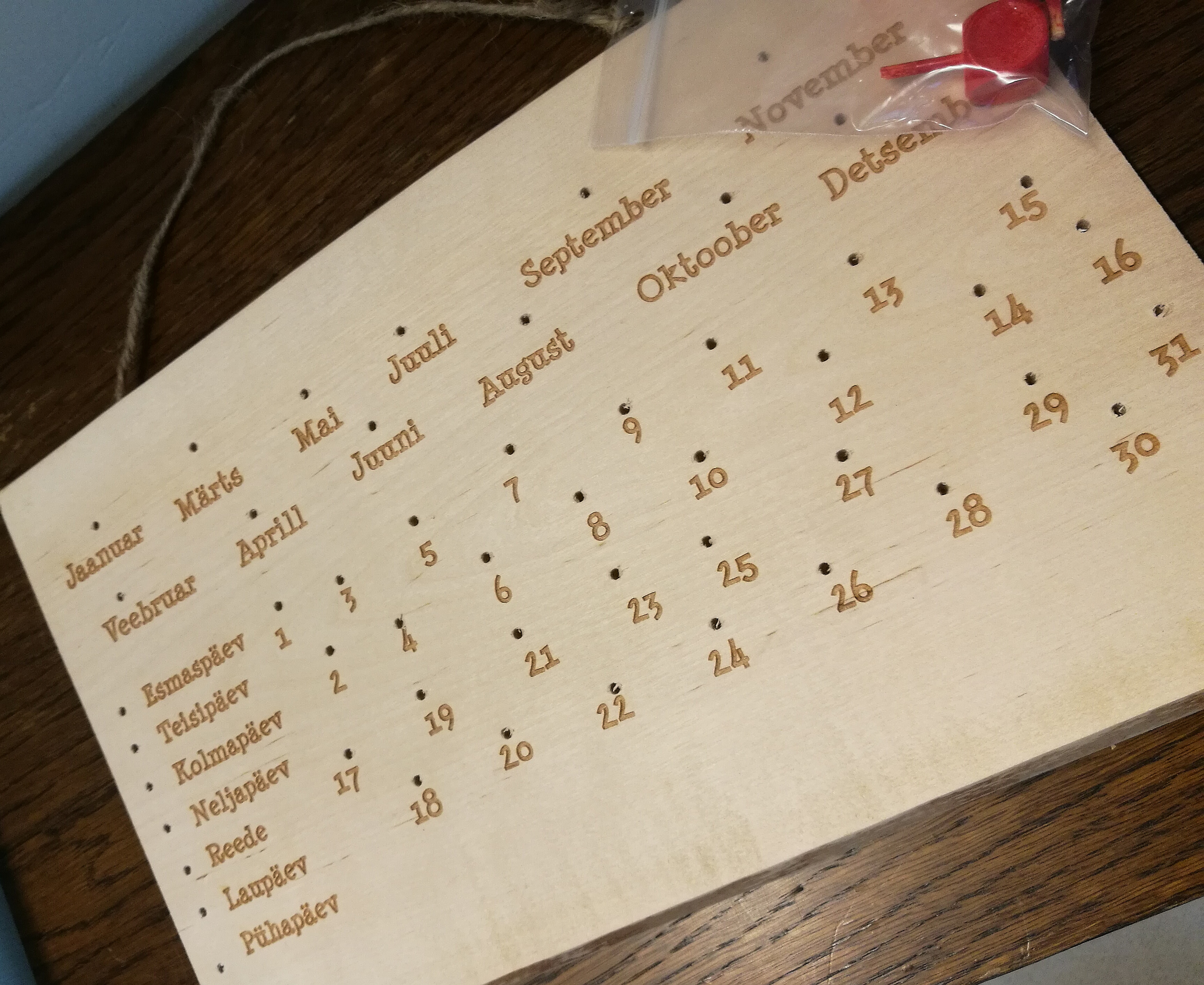 Puidust kalender-silt "Igavene kalender"