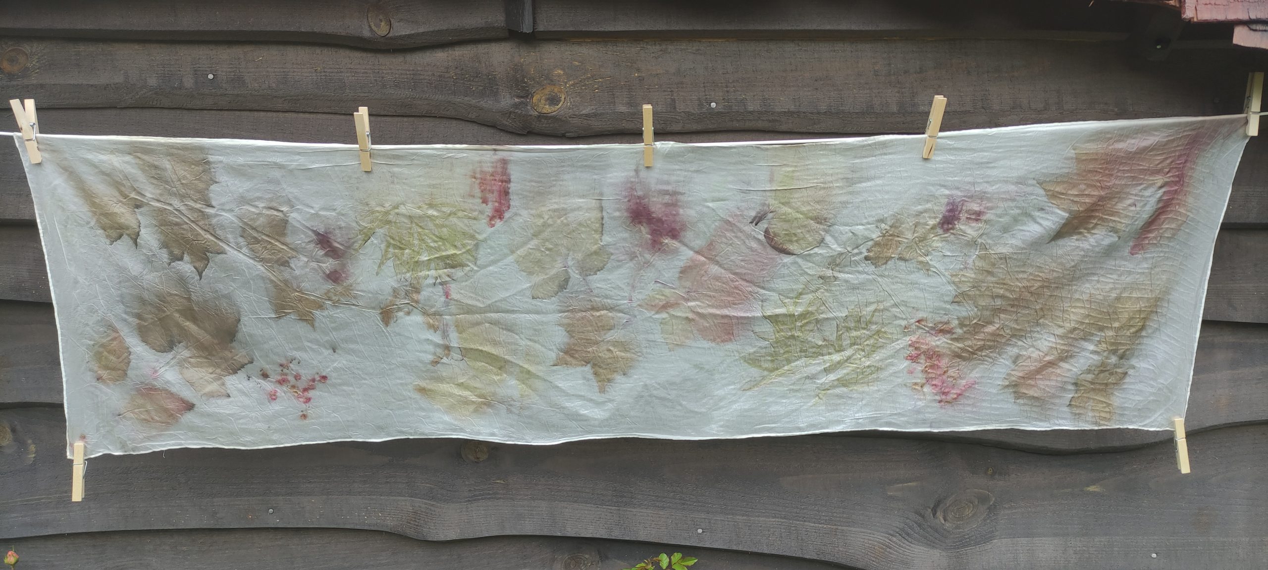 Taimetrüki mustriga siidisall