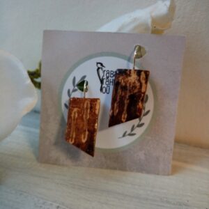 Kasetohust kaunid kõrvarõngad