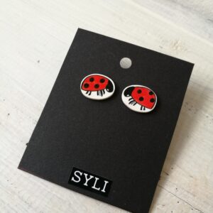 Suured, sädelevad lepatriinu kõrvarõngad