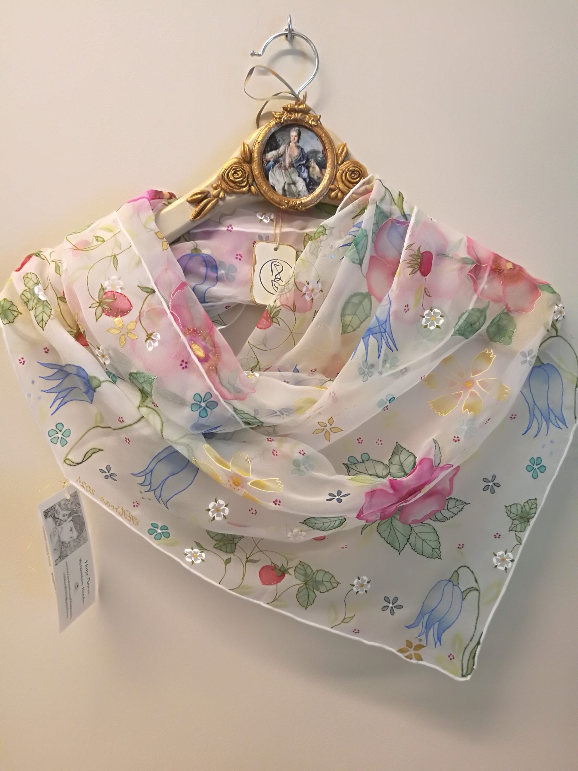 Siidisall "Maasikad lilleaias"